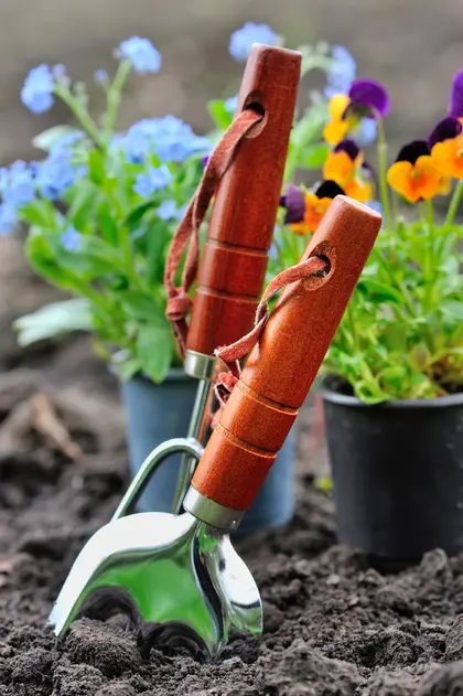 Garden Tools and Blooms — 400-piece jigsaw puzzle
