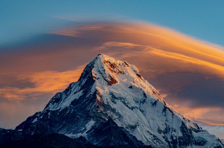 Majestic Mountain Glow — 200-piece jigsaw puzzle