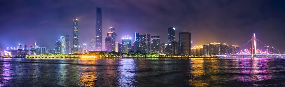 Vibrant City Skyline — 400-piece jigsaw puzzle