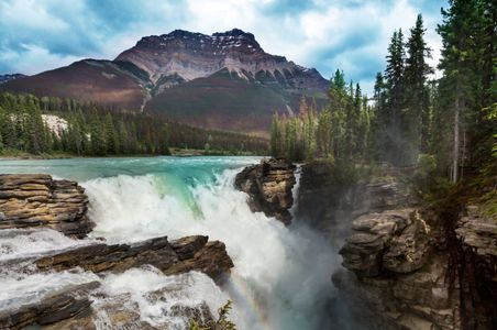 Cascate montane maestose — puzzle da 100 pezzi