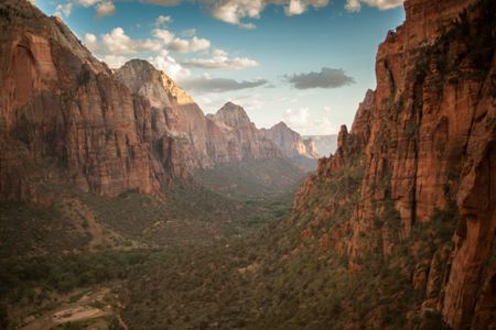 Majestic Canyon Vista — 300-piece jigsaw puzzle