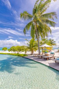 Tropical Beach Escape — 300-piece jigsaw puzzle