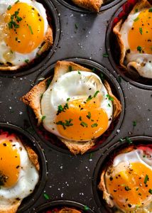 Sunny Egg Cups — 300-piece jigsaw puzzle