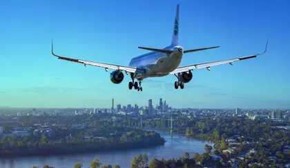Fly nærmer sig byen — puslespil med 100 brikker