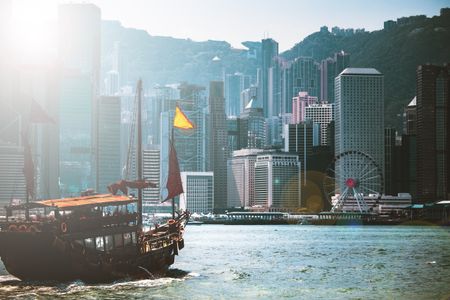 Harbor City Contrast — 200-piece jigsaw puzzle