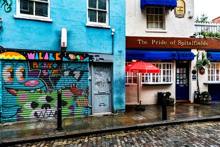 Colorful Urban Street — 200-piece jigsaw puzzle