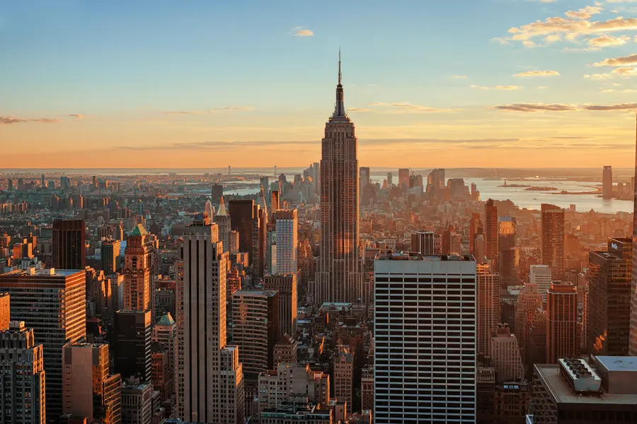Golden Cityscape at Dusk — 200-piece jigsaw puzzle