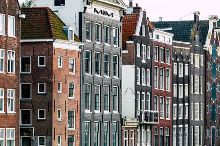 Charming Dutch Facades — 200-piece jigsaw puzzle