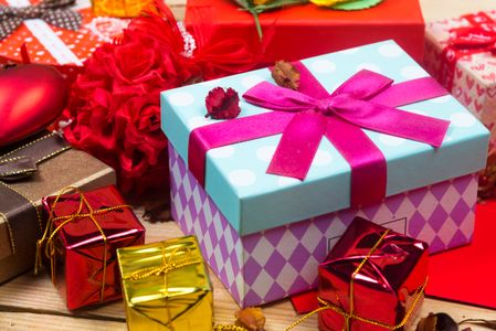 Festive Gift Arrangement — 300-piece jigsaw puzzle
