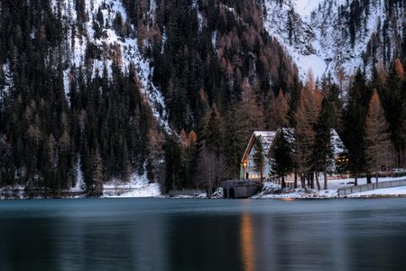 Winter Lakeside Retreat — 64-piece jigsaw puzzle