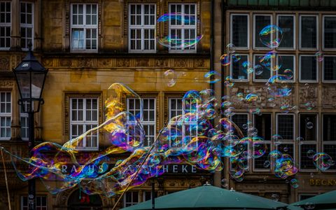 Urban Bubble Dance — 100-piece jigsaw puzzle