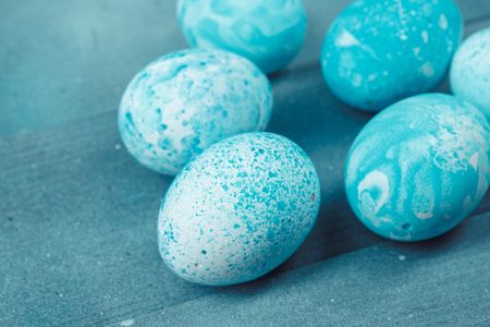 Turquoise Speckled Eggs — 100-piece jigsaw puzzle