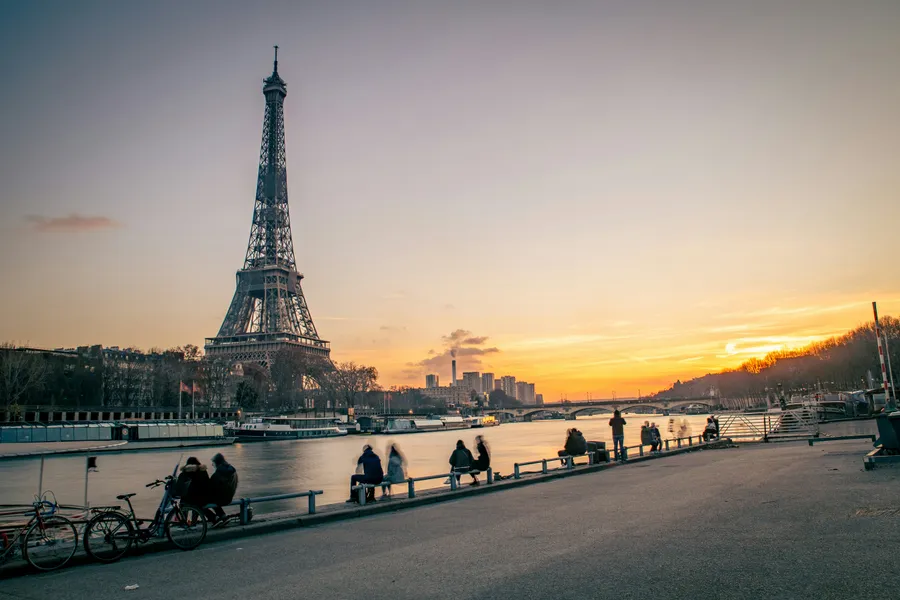 Turnul Eiffel la apus — puzzle cu 200 piese