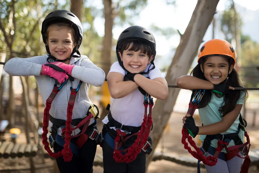 Adventure Park Smiles — 400-piece jigsaw puzzle
