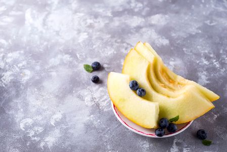 Melon and Blueberries — 150-piece jigsaw puzzle
