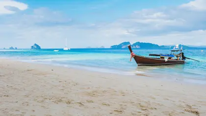 Tranquil Beach Scene — 200-piece jigsaw puzzle
