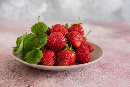 Fresh Strawberry Delight — 300-piece jigsaw puzzle