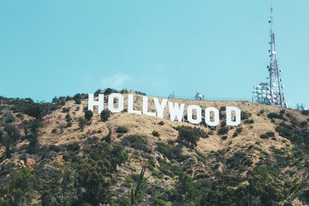 Iconic Hollywood Sign — 300-piece jigsaw puzzle