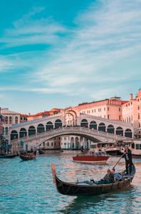 Gondolas on Venetian Waters — 200-piece jigsaw puzzle