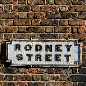Historisch straatbord — 200-stukjes legpuzzel