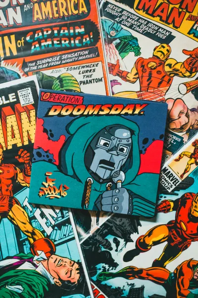 Classic Comic Collage — 150-piece jigsaw puzzle