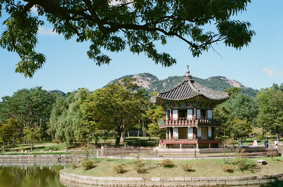 Serene Garden Pavilion — 400-piece jigsaw puzzle