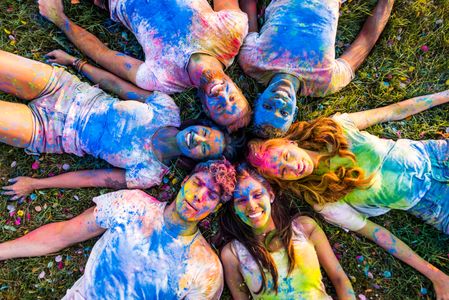 Colorful Celebration Circle — 400-piece jigsaw puzzle
