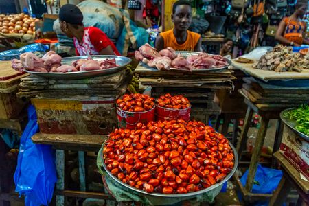 Vibrant Market Scene — 100-piece jigsaw puzzle
