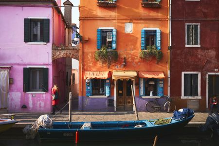 Vibrant Canal Houses — 300-piece jigsaw puzzle