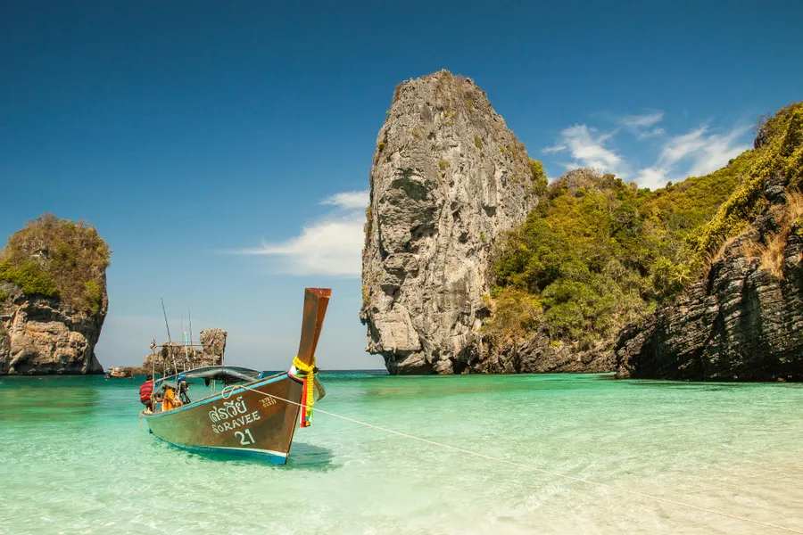 Serene Island Escape — 64-piece jigsaw puzzle