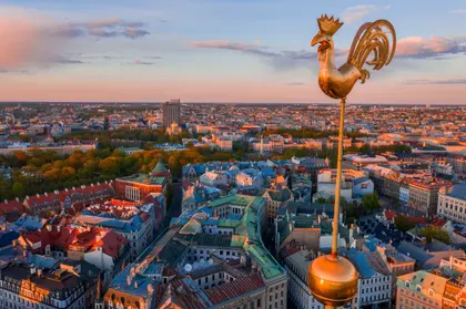 Golden Rooster Over Cityscape — 200-piece jigsaw puzzle