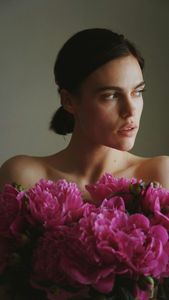 Elegance in Blooms — 300-piece jigsaw puzzle