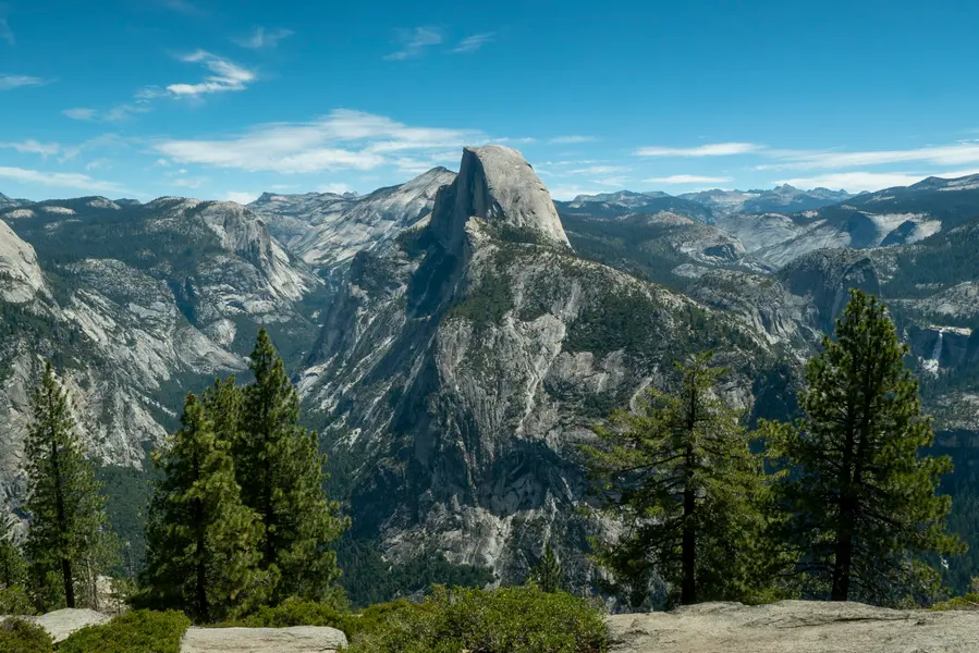Majestic Mountain Vista — 200-piece jigsaw puzzle