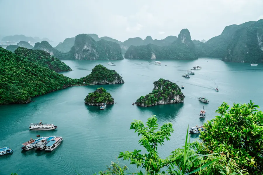 Halong Bay Serenity — 200-piece jigsaw puzzle