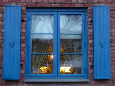 Cozy Window View — 400-piece jigsaw puzzle