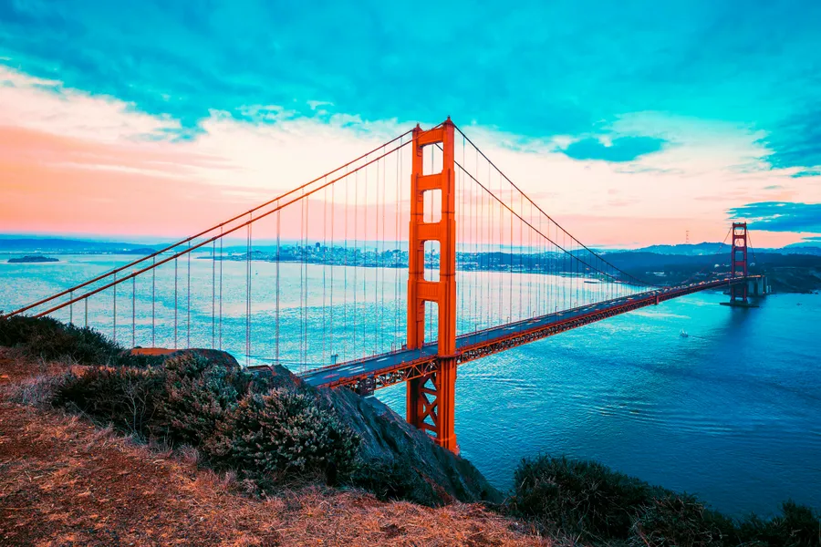 Golden Gate ved solnedgang — puslespil med 300 brikker