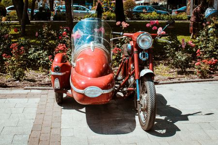 Vintage Motorcycle Charm — 200-piece jigsaw puzzle