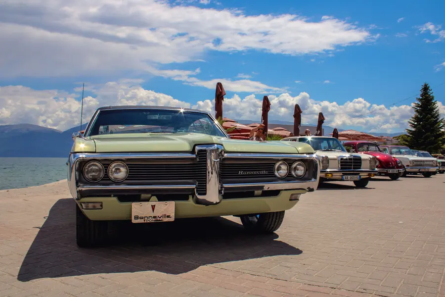 Classic Car Showcase — 300-piece jigsaw puzzle