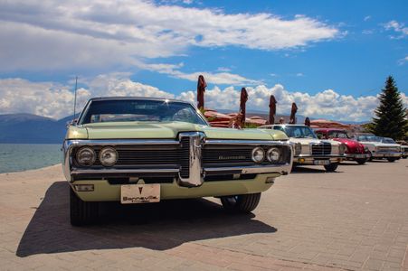 Classic Cars by the Lake — 150-piece jigsaw puzzle