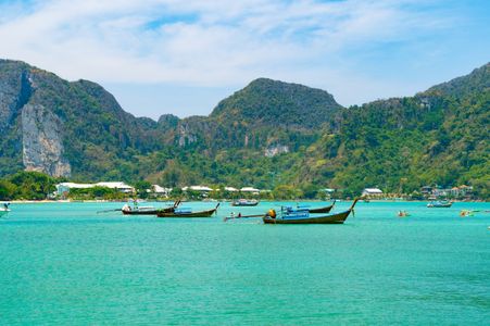 Serene Island Coastline — 200-piece jigsaw puzzle