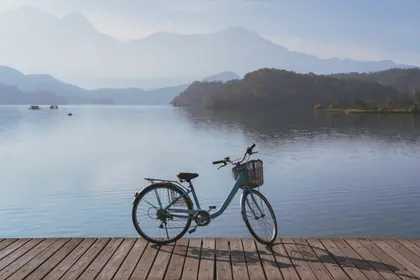 Serenity by the Lake — 400-piece jigsaw puzzle