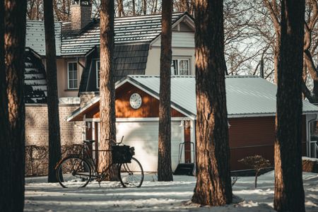 Winter Cabin Scene — 100-piece jigsaw puzzle