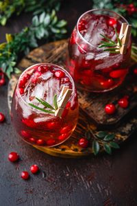 Festive Cranberry Cocktail — 300-piece jigsaw puzzle