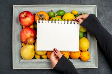 Fruit and Notepad Display — 200-piece jigsaw puzzle