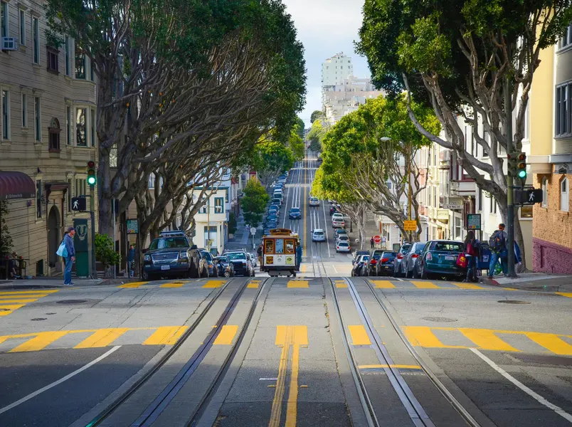 Steep Street Trolley — 300-piece jigsaw puzzle
