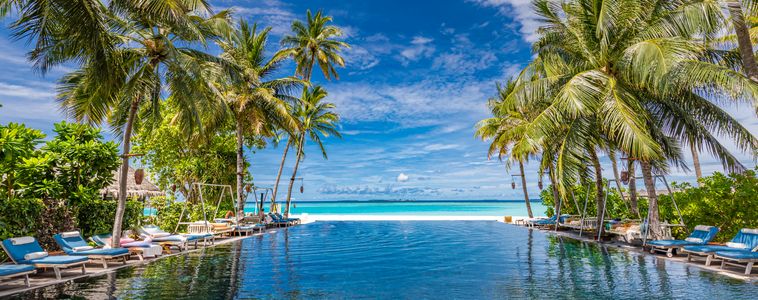 Tropical Poolside Oasis — 200-piece jigsaw puzzle