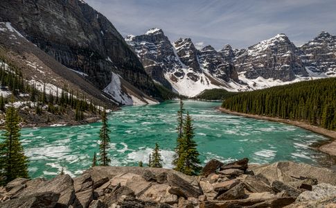 Majestic Mountain Lake — 300-piece jigsaw puzzle