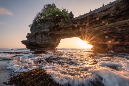 Golden Coastal Arch — 300-piece jigsaw puzzle