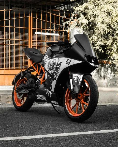 Elegant motorcykeldesign — pussel med 64 bitar